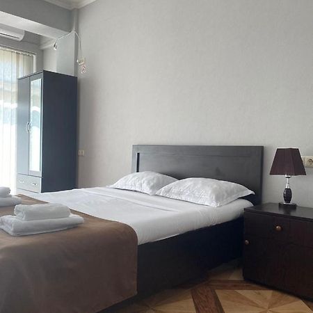 Hotel Saburtalo Roni Tbilisi Ngoại thất bức ảnh