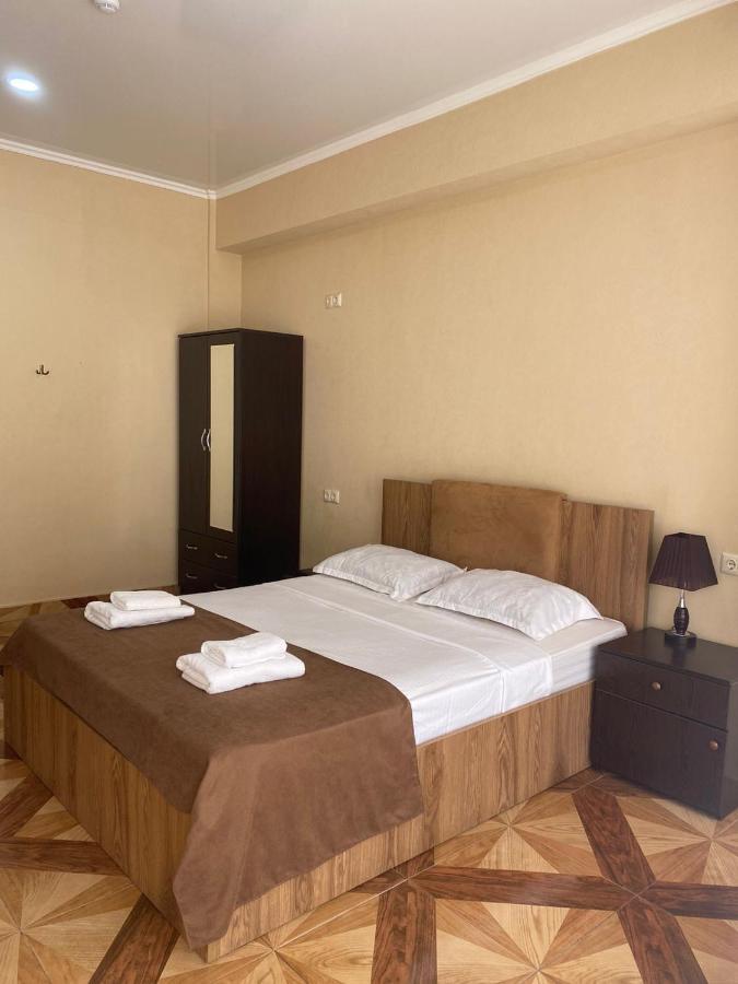 Hotel Saburtalo Roni Tbilisi Ngoại thất bức ảnh